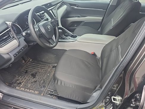 Used 2020 Toyota Camry LE image 12