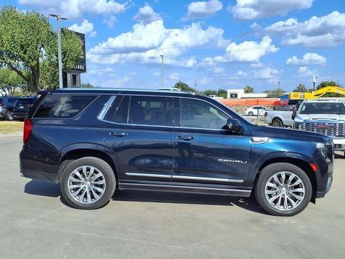 Used 2021 GMC Yukon Denali w/ Denali Premium Package RWD image 2
