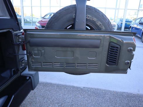 Used 2015 Jeep Wrangler Sport image 26