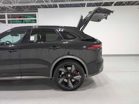 Used 2021 Jaguar F-PACE SVR image 10