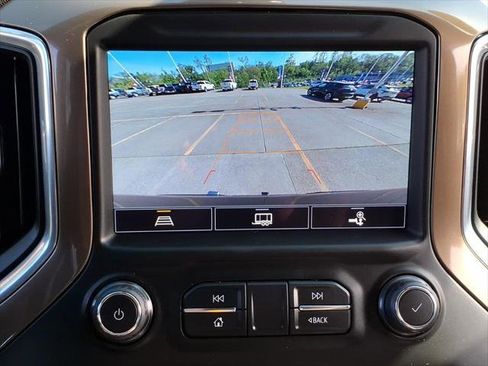 Used 2021 Chevrolet Silverado 1500 High Country w/ Safety Package II AWD/4WD image 18