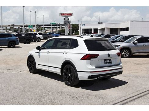 Used 2023 Volkswagen Tiguan SE R-Line FWD image 5