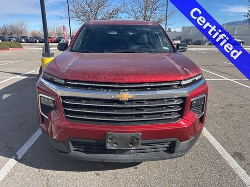 Certified 2025 Chevrolet Traverse LT image 2