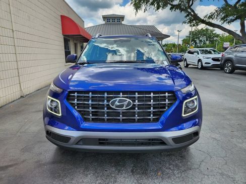 Used 2025 Hyundai Venue Limited FWD image 7