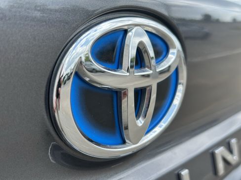 Certified 2025 Toyota Sienna Platinum AWD/4WD image 7