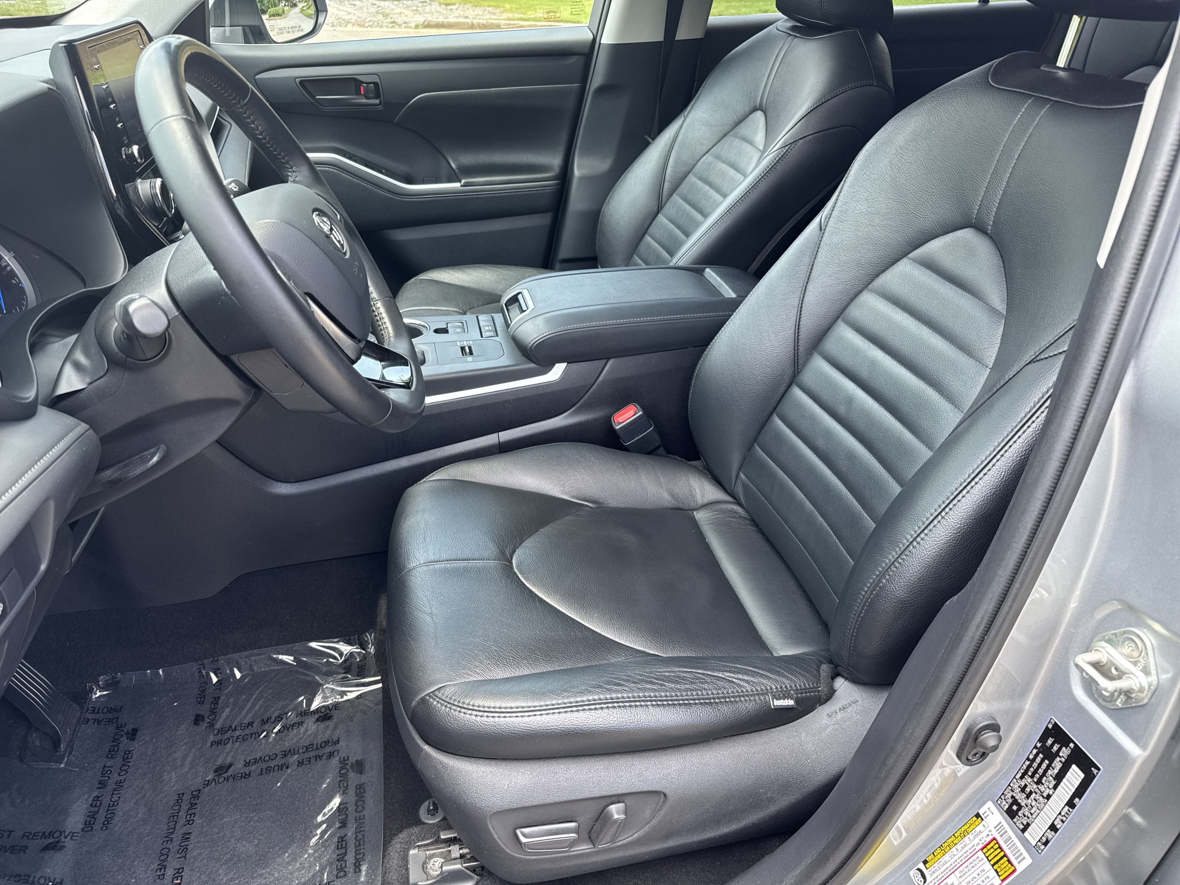 Used 2020 Toyota Highlander LE FWD image 9