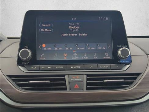 Used 2024 Nissan Altima 2.5 SV FWD image 18