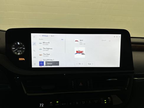 Used 2023 Lexus ES 300h w/ Premium Package image 23