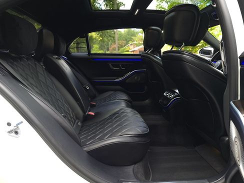 Used 2023 Mercedes-Benz S 580 4MATIC Sedan image 18