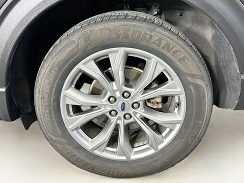 Used 2020 Ford Explorer XLT w/ Equipment Group 202A image 11