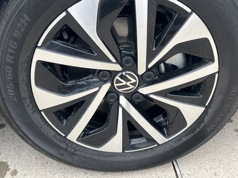 Certified 2025 Volkswagen Jetta S image 12