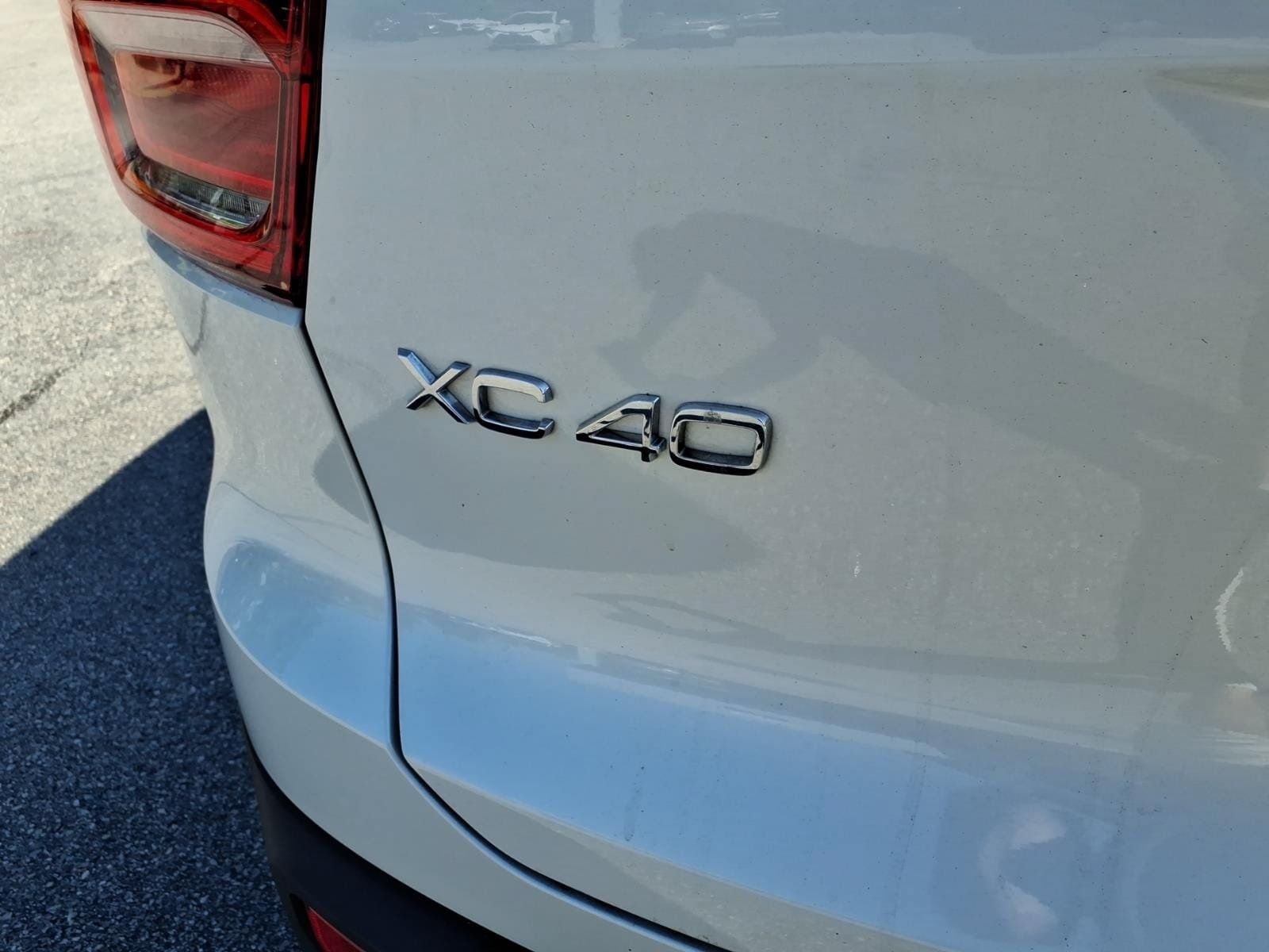 Used 2024 Volvo XC40 B5 Plus AWD/4WD image 5
