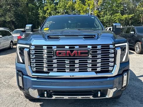 Used 2024 GMC Sierra 2500 Denali w/ Technology Package AWD/4WD image 4