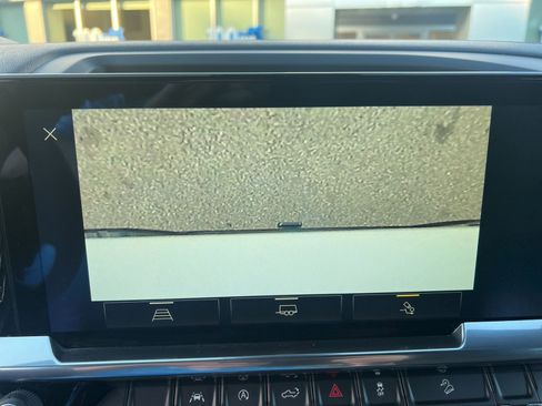 Used 2024 Chevrolet Silverado 1500 LT Trail Boss w/ Convenience Package II image 32