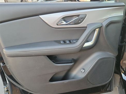 Used 2025 Chevrolet Blazer LT w/ Convenience Package image 21