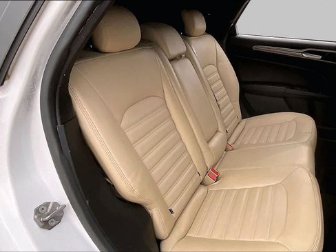 Used 2014 Ford Fusion SE FWD image 19