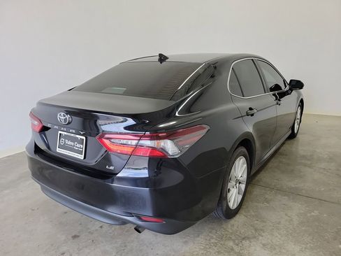 Used 2022 Toyota Camry LE FWD image 5