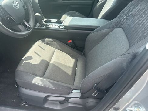 Used 2025 Toyota Camry LE image 8