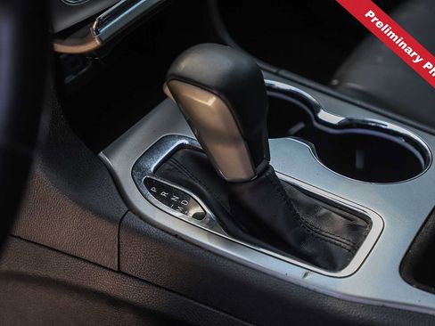 Used 2018 Jeep Grand Cherokee Limited RWD image 17