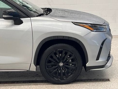 Used 2024 Toyota Highlander XSE FWD image 8