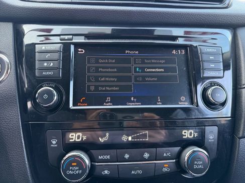 Used 2019 Nissan Rogue SV image 24