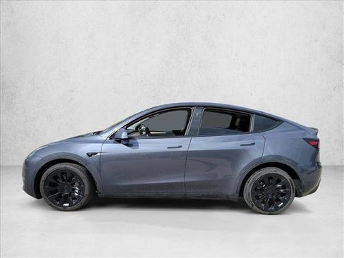 Used 2023 Tesla Model Y Long Range image 7