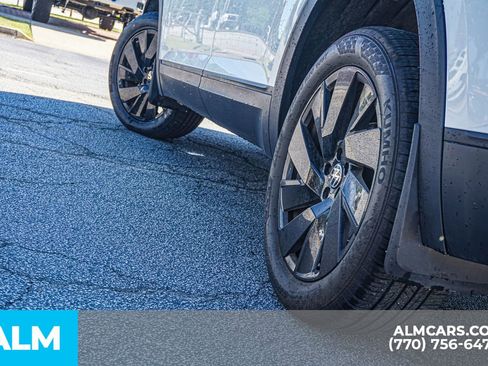 Used 2024 Volkswagen Atlas Cross Sport SE FWD image 14
