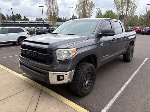 Used 2017 Toyota Tundra Limited w/ Limited Premium Package AWD/4WD image 3