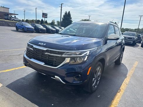Used 2024 Kia Seltos S AWD/4WD image 5