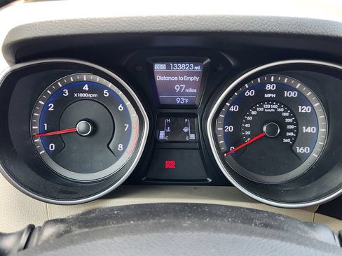 Used 2013 Hyundai Elantra GT w/ Touch & Go Pkg FWD image 16