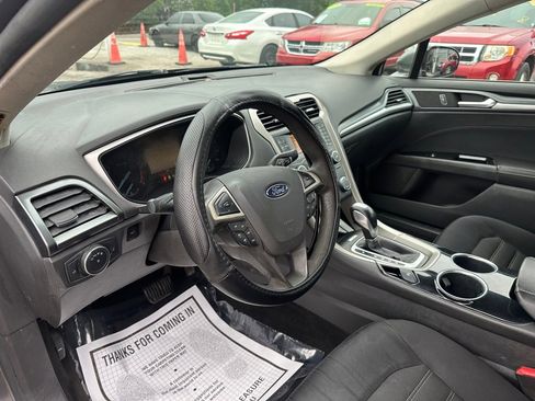 Used 2014 Ford Fusion SE image 7