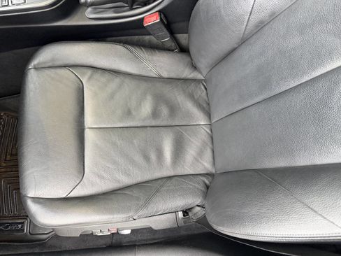 Used 2018 BMW 320i xDrive Sedan w/ Convenience Package image 17