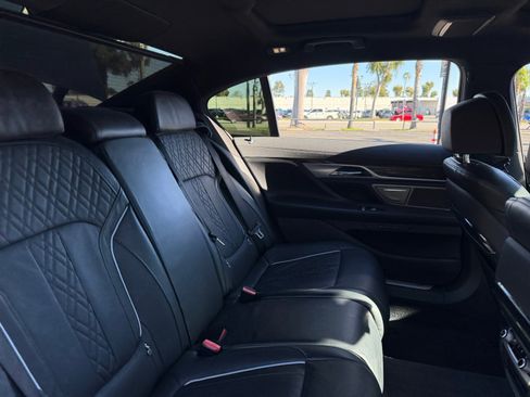 Used 2022 BMW 740i w/ M Sport Package image 18