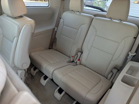 Used 2022 GMC Acadia Denali image 22