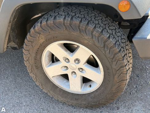 Used 2018 Jeep Wrangler Unlimited Sport S AWD/4WD image 6