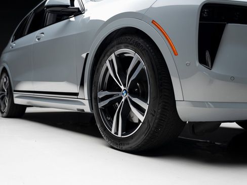 Used 2025 BMW X7 xDrive40i w/ M Sport Package image 83