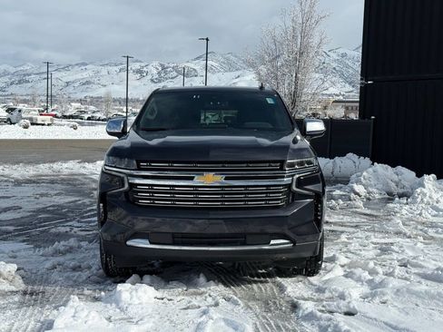 Used 2023 Chevrolet Suburban Premier image 3