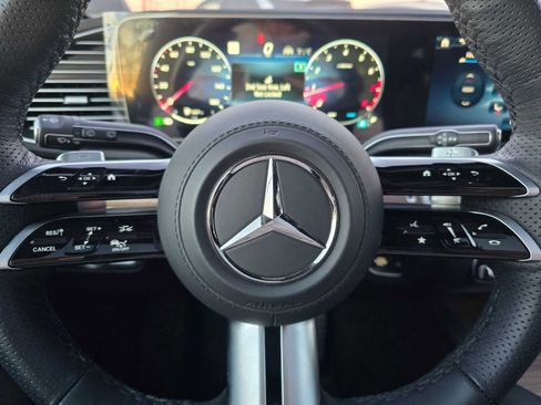 Used 2025 Mercedes-Benz GLS 580 4MATIC image 25