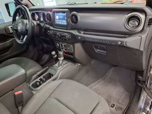 Used 2022 Jeep Wrangler Unlimited Sport AWD/4WD image 9