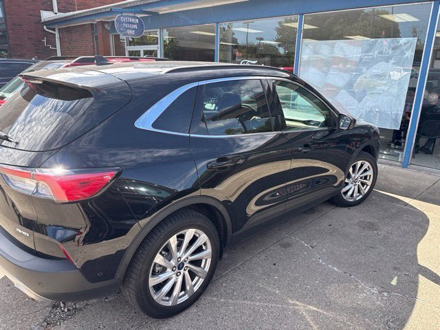 Used 2021 Ford Escape Titanium w/ Titanium Elite Package AWD/4WD image 4