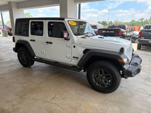 Used 2024 Jeep Wrangler Unlimited Sport AWD/4WD image 7