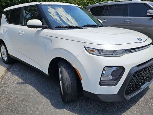 Used 2020 Kia Soul S FWD image 3