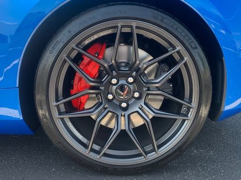 Used 2024 Chevrolet Corvette Z06 RWD image 30