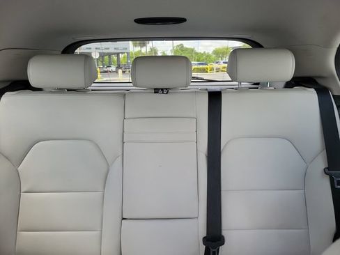 Used 2017 Mercedes-Benz GLA 250 image 29