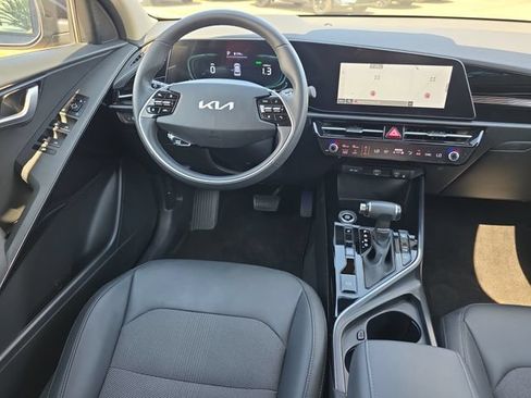 Used 2023 Kia Niro EX FWD image 12