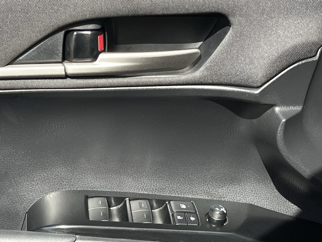 Used 2025 Toyota Camry LE FWD image 21