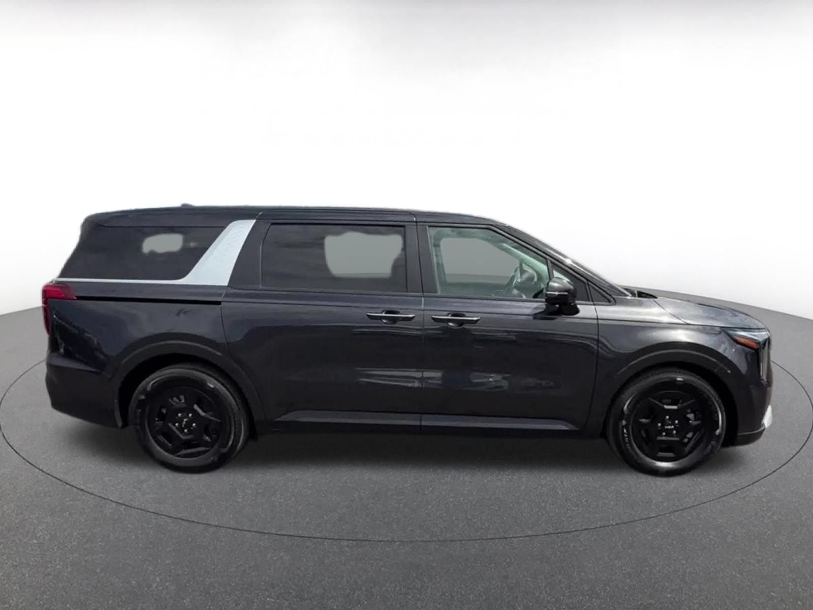 Used 2026 Kia Carnival FWD image 15