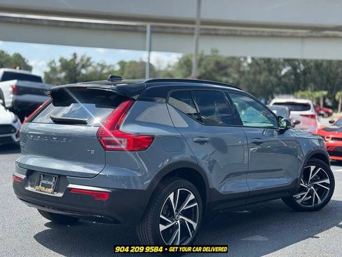 Used 2022 Volvo XC40 T5 R-Design w/ Climate Package AWD/4WD image 7