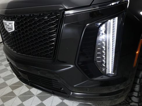 Used 2026 Cadillac Escalade Platinum Sport w/ LPO, ONYX Package AWD/4WD image 47