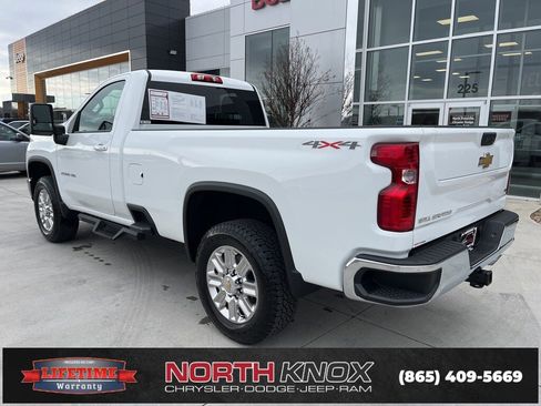 Used 2024 Chevrolet Silverado 2500 LT w/ Convenience Package image 12